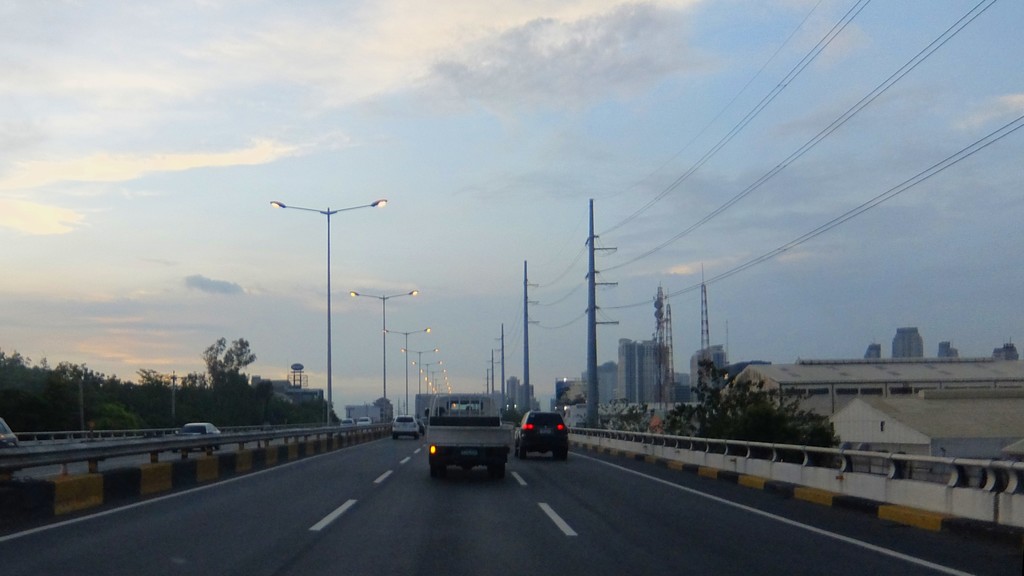 Jalan layang di Manila