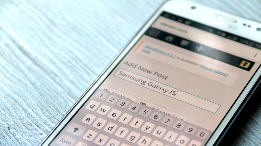 Drafting Blog lewat Smartphone Samsung Galaxy J5